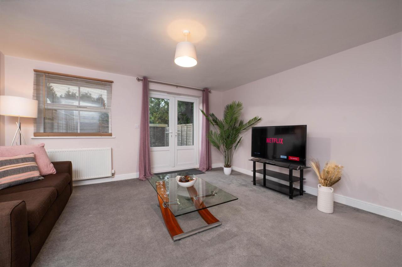 Stunning 3 Bed With Parking & Garden Villa Market Rasen Buitenkant foto